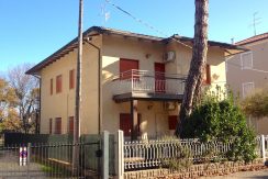 Trilocale fronte mare in vendita a Pinarella