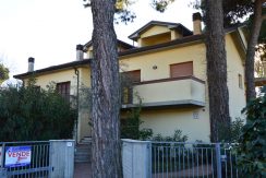 CERVIA Appartamento in villa fronte mare pineta