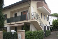 Appartamento in vendita in Via Lucania a Pinarella