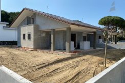 VILLA BIFAMILIARE IN VENDITA A PINARELLA