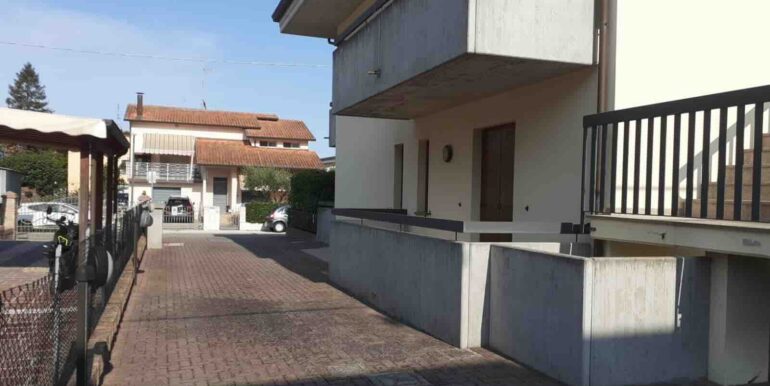 Appartamento al piano terreno a Pisignano