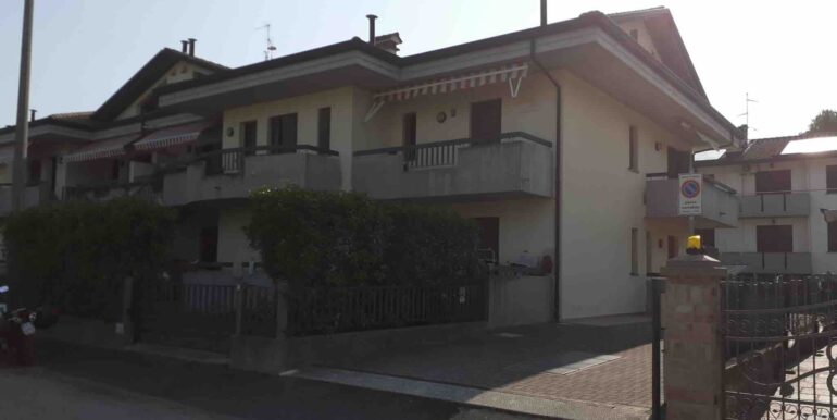 Appartamento al piano terreno a Pisignano
