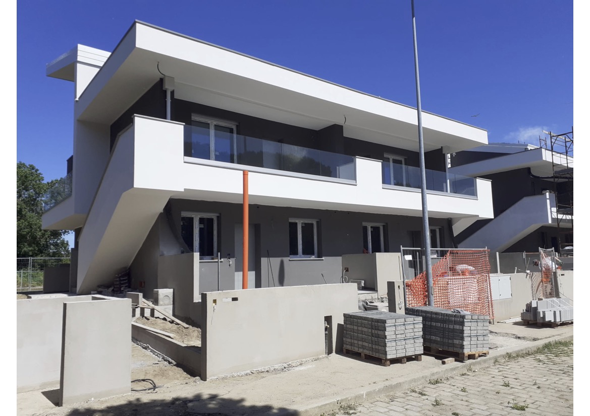 Appartamento nuovo con giardino a Cervia