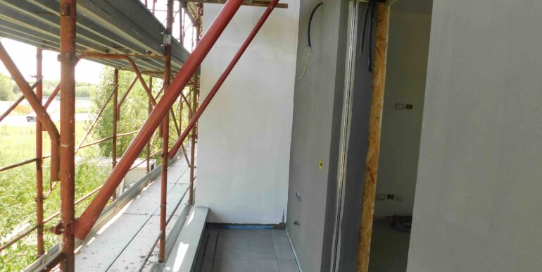 18 balcone dietro 3